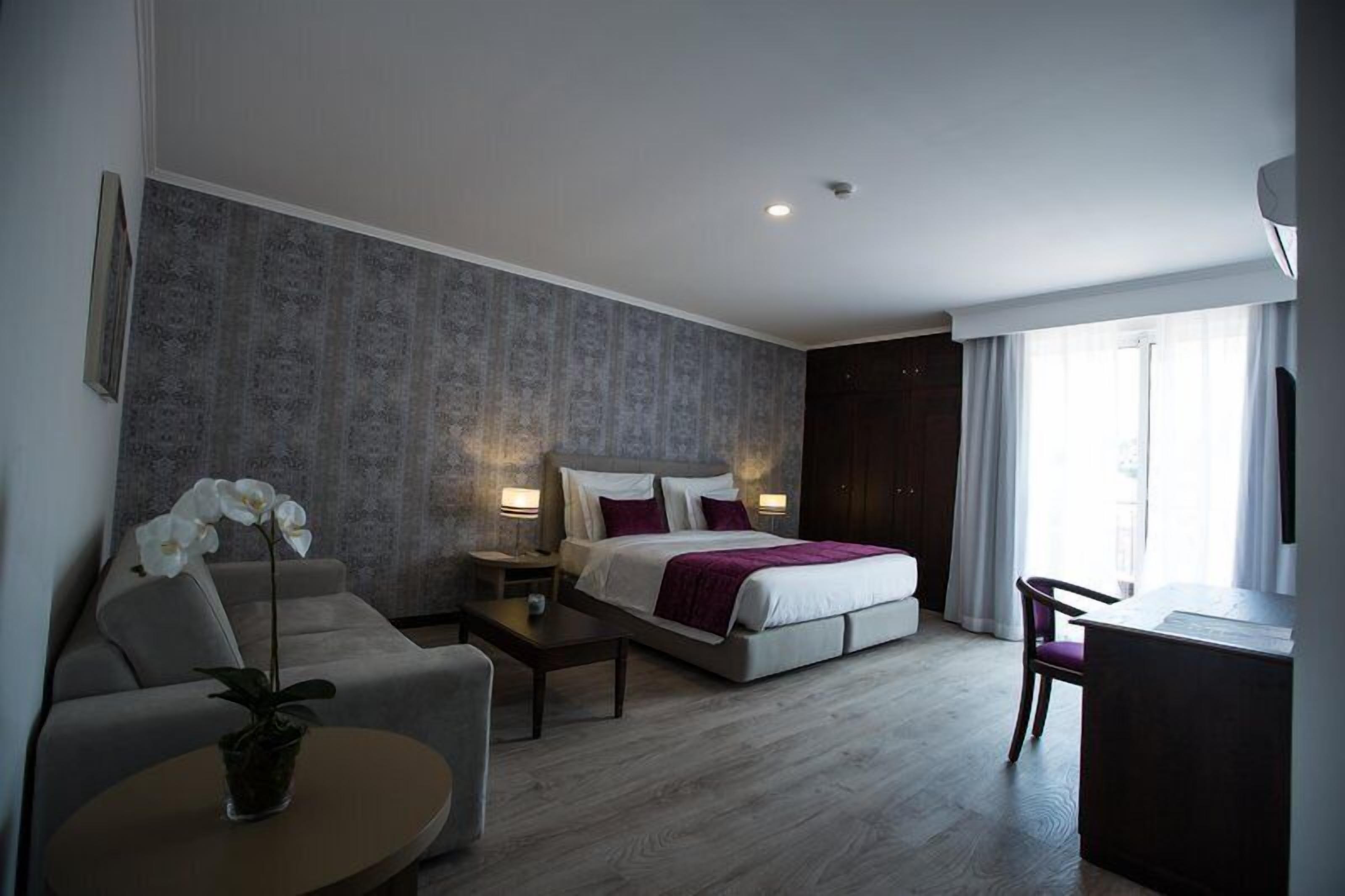 Junior Suite | In-room safe, desk, soundproofing, cribs (free)