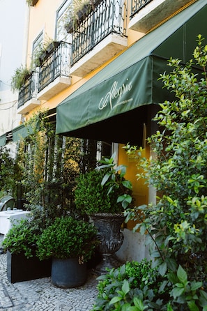 Front of property - Hotel Alegria (Lisbon)