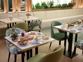 Daily buffet breakfast (EUR 10 per person)