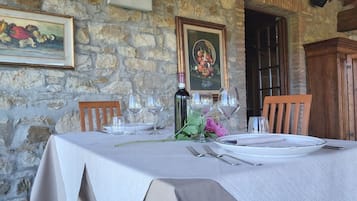 Servizio di colazione, pranzo e cena