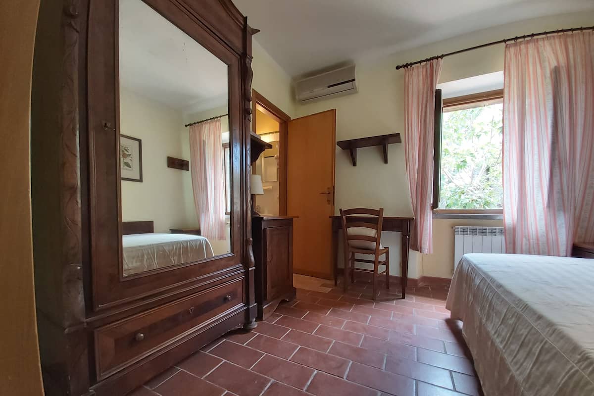 Classic Single Room | 1 bedroom, desk, cribs/infant beds, free WiFi