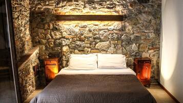 Camera doppia | Una cassaforte in camera, ferro/asse da stiro