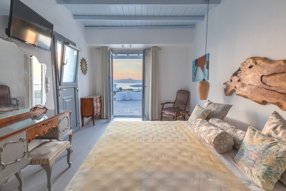 Deluxe Room with Sea View | 객실에서 보이는 전망