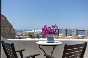 Suite with Indoor Spa Bath and Sea View | 客房景觀