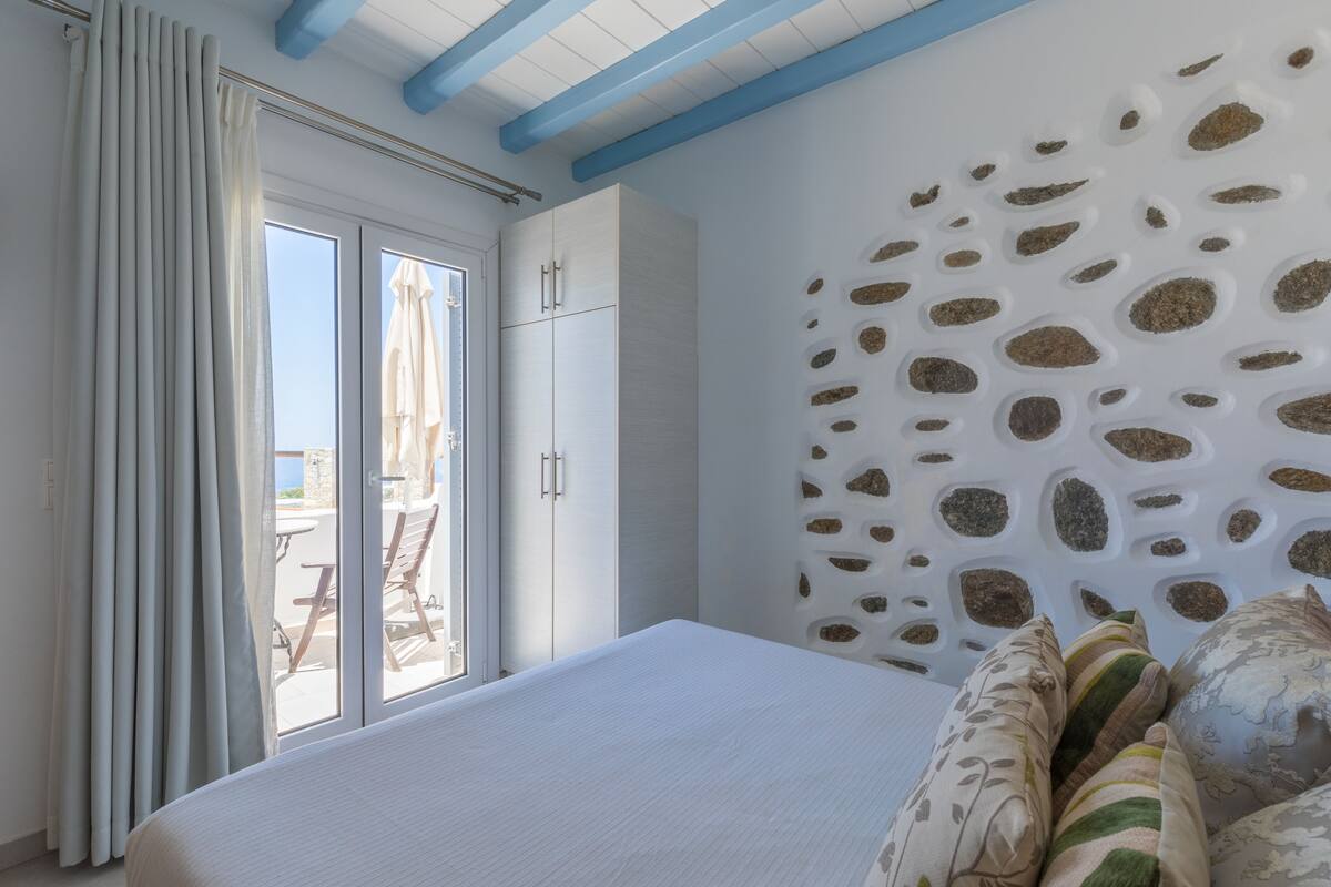 Suite with Indoor Spa Bath and Sea View | 객실 내 금고, 무료 WiFi, 침대 시트