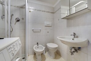 Shower, free toiletries, hair dryer, bidet - Bed & Breakfast Giardini (Venice)