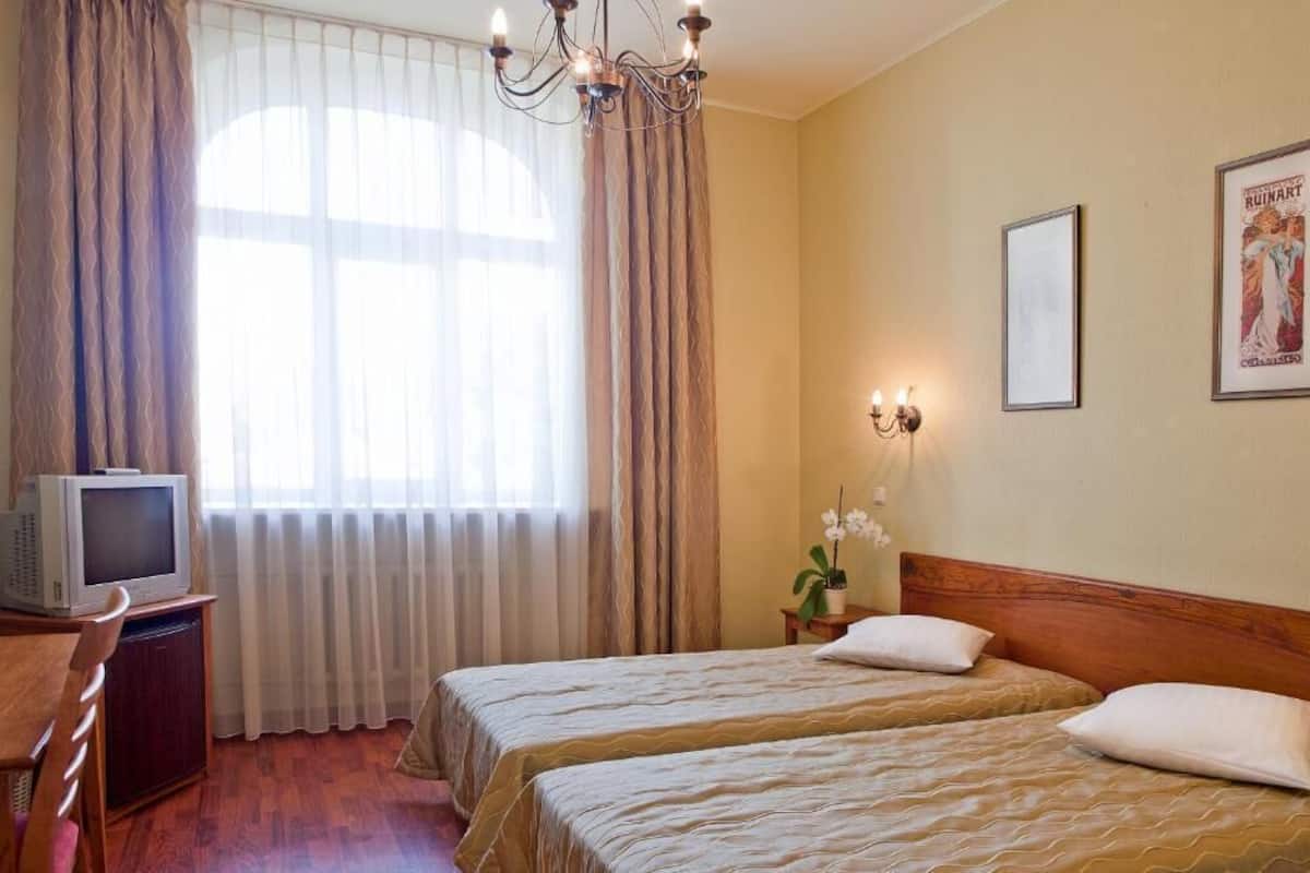 Standard Single Room | Peralatan tempat tidur hipoalergenik, bar mini, peti besi dalam bilik