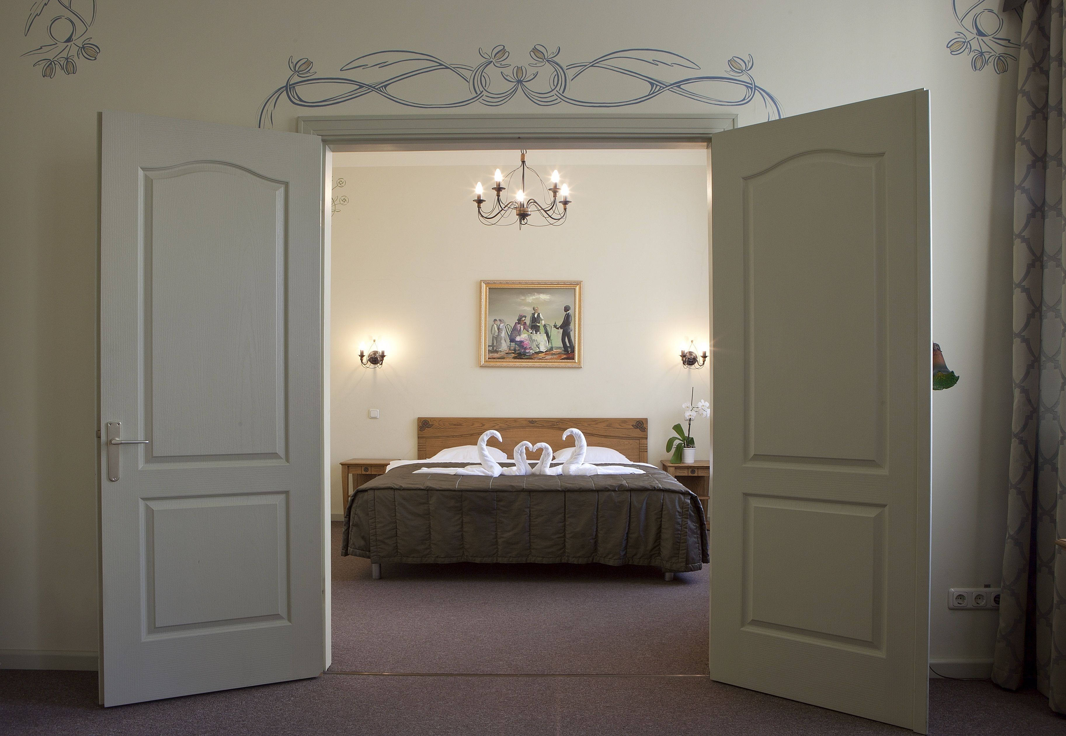 Perhehuone | Allergiatestatut vuodevaatteet, minibaari, tallelokero huoneessa