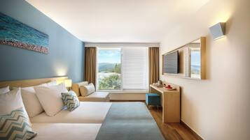 1 bedroom, cribs (surcharge)