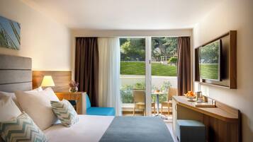 1 bedroom, cribs (surcharge)
