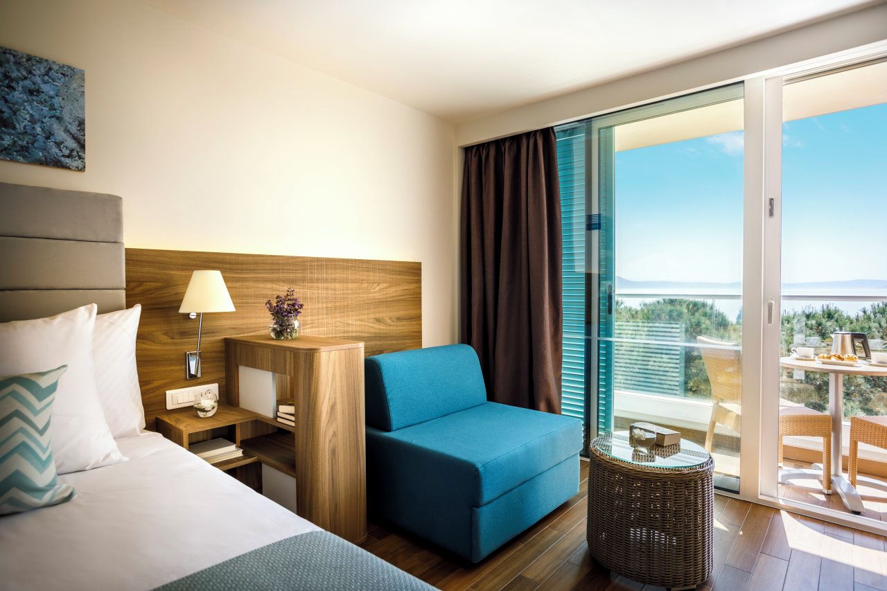 1 bedroom, cribs (surcharge)