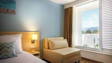 1 bedroom, cribs (surcharge)