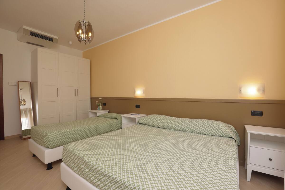 Apartment for 4 people | Premium bedding, in-room safe, desk, soundproofing