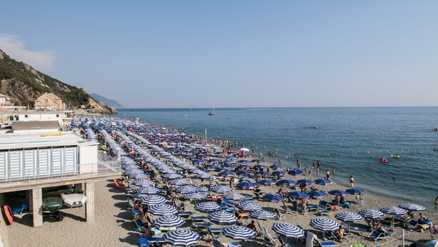 Private beach nearby, sun-loungers, beach umbrellas, snorkelling - Residence Kriss (Deiva Marina)
