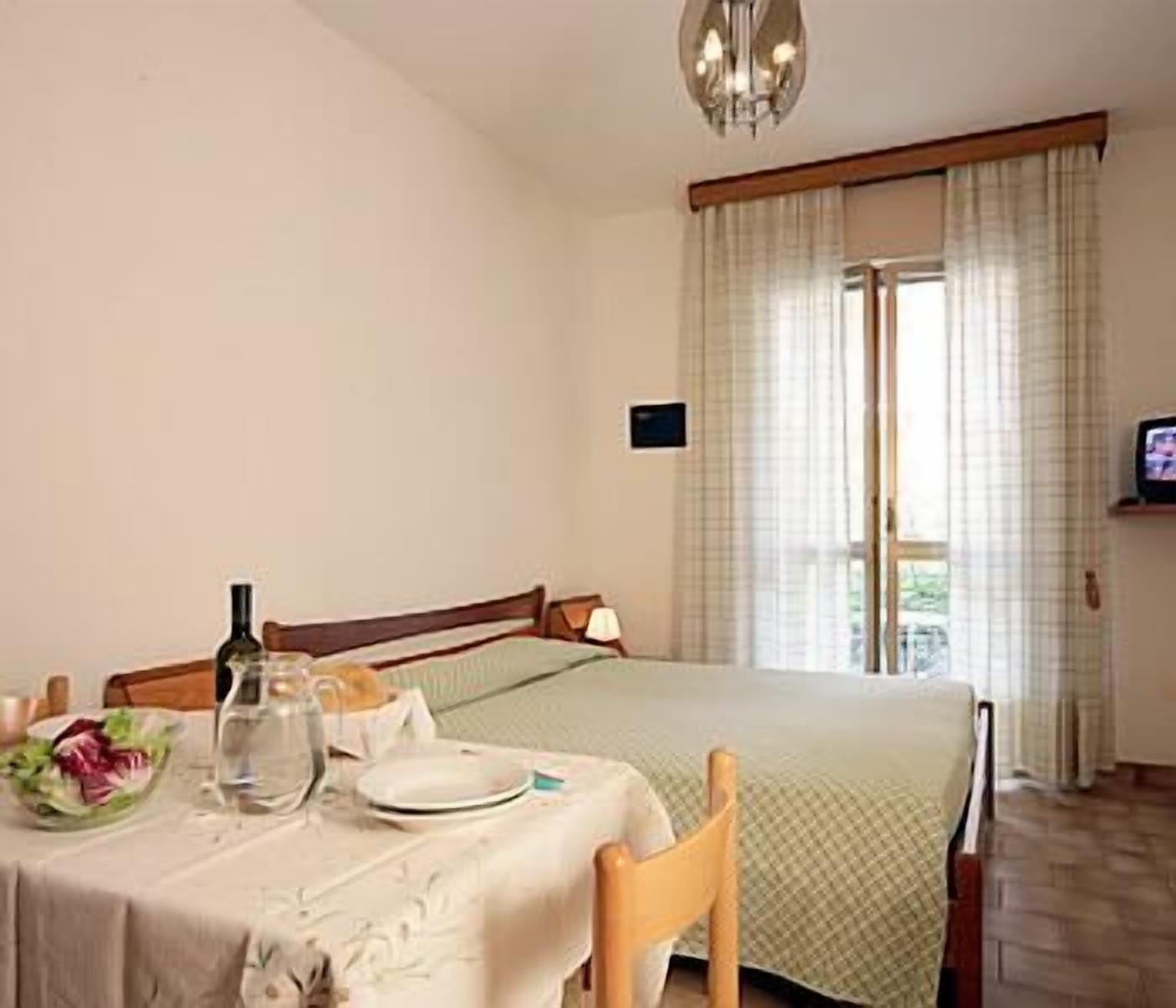 premium bedding, in-room safe, desk, soundproofing