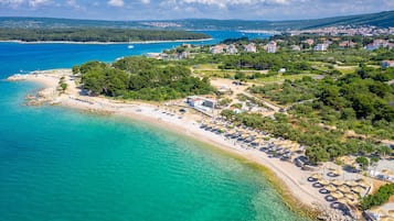 Playa privada en los alrededores y traslado desde/hacia la playa gratis