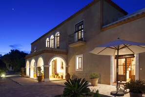 Façana frontal de l'allotjament