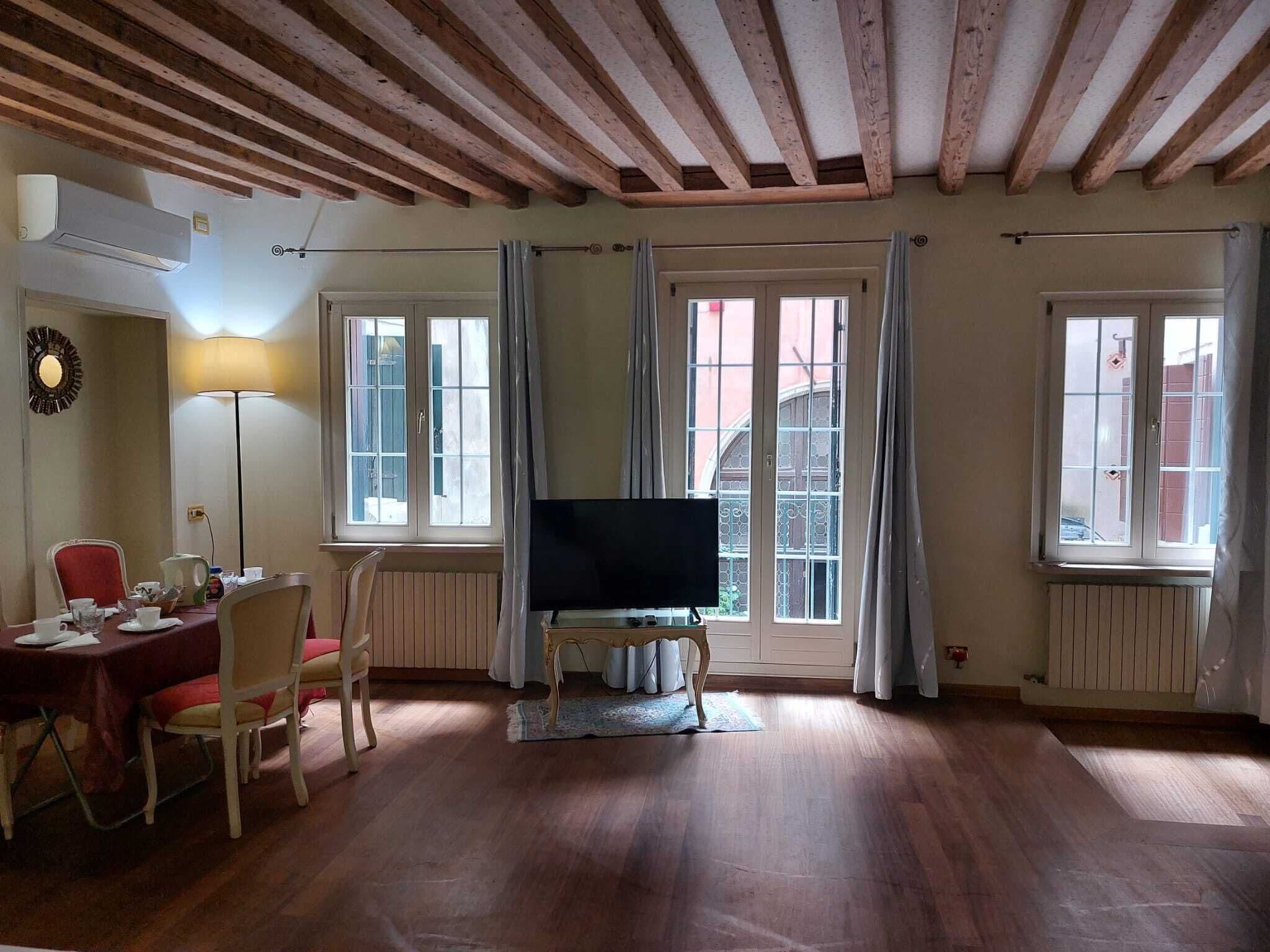 Appartement Familial | Coffres-forts dans les chambres, bureau, Wi-Fi gratuit, draps fournis
