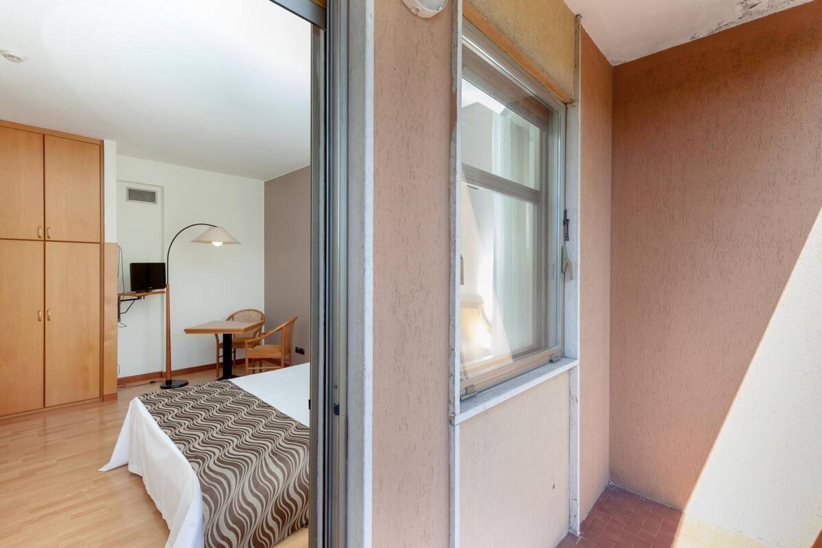 minibar, in-room safe, desk, blackout curtains