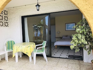Iron/ironing board, cribs/infant beds, free WiFi