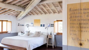Exclusive-Suite, 1 King-Bett, Blick auf den Weinberg