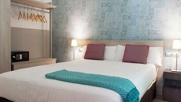 Superior Apartment, 2 Bedrooms | 2 bedrooms, down comforters, in-room safe, blackout drapes