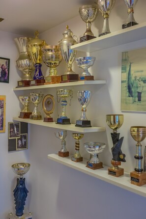 27-inch TV with digital channels