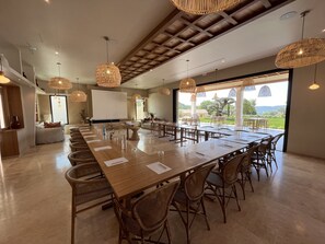 Meeting facility
