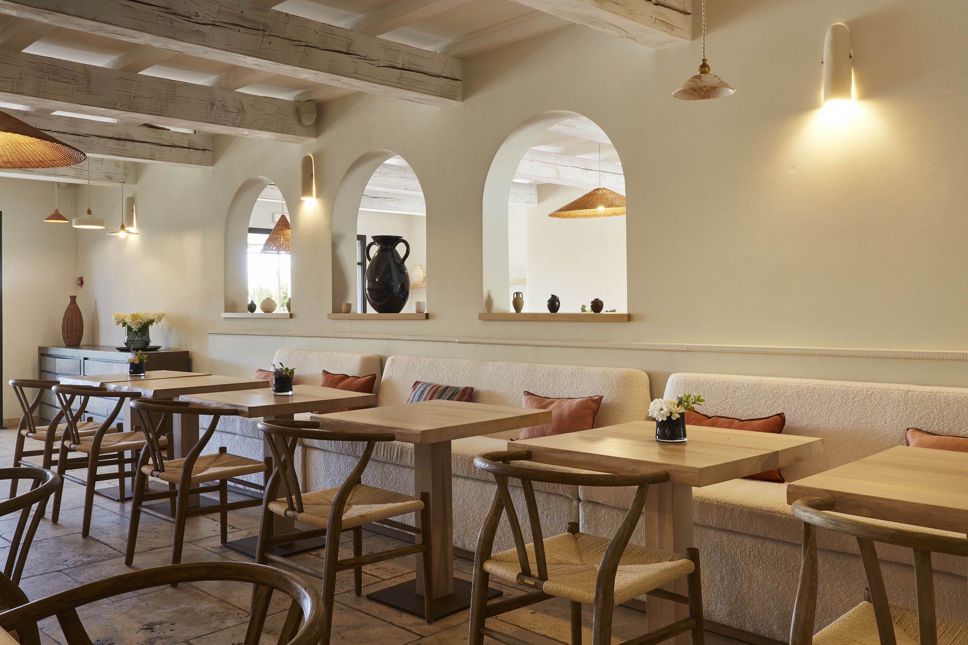 daily buffet breakfast (eur 27 per person)