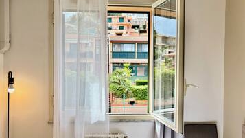 Double Room (small with private external bathroom) | Desk, soundproofing, free WiFi