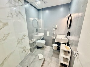 Double Room (with private external bathroom) | Bathroom