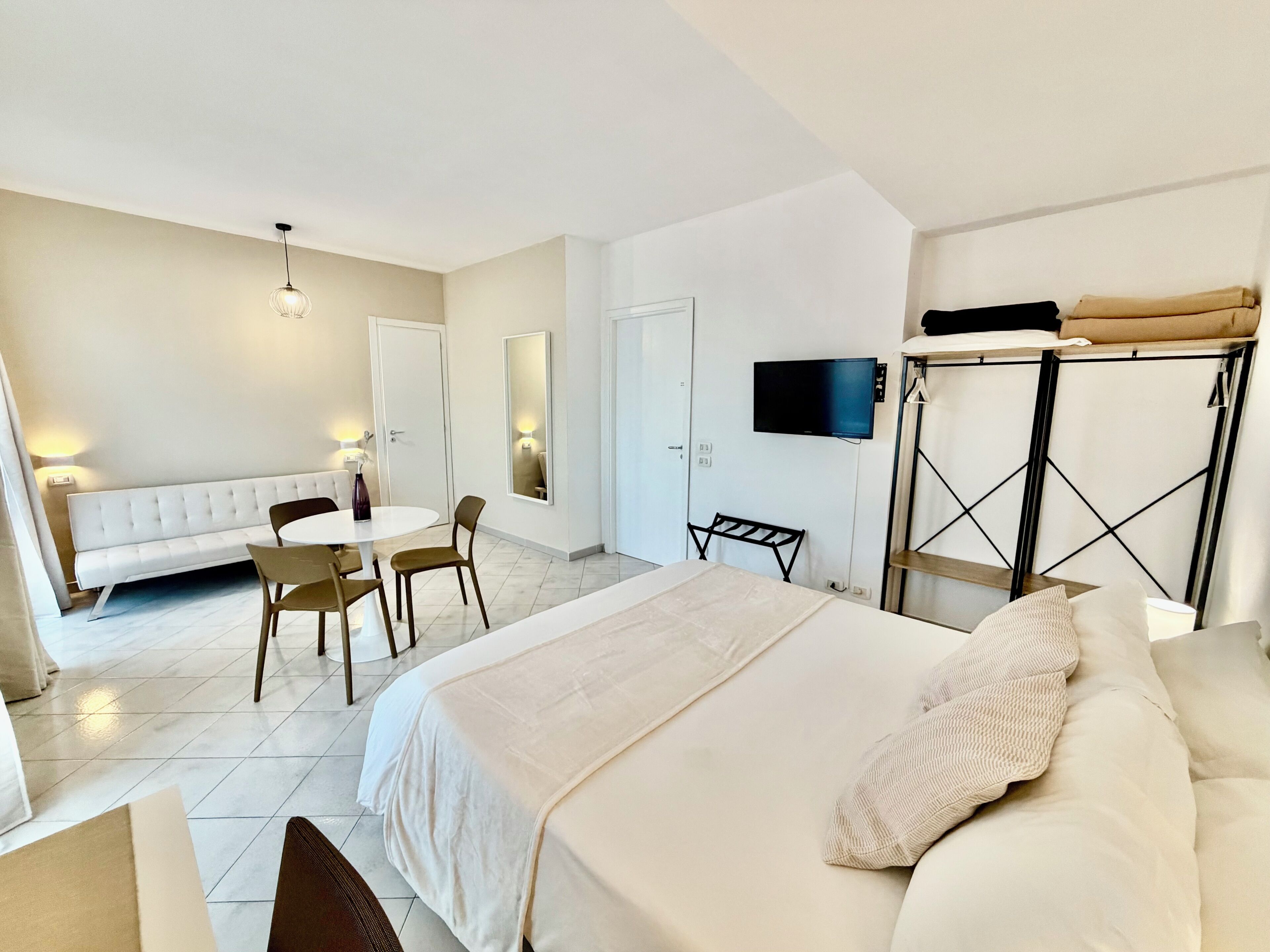 Triple Room, Balcony, Sea View | Desk, soundproofing, free WiFi