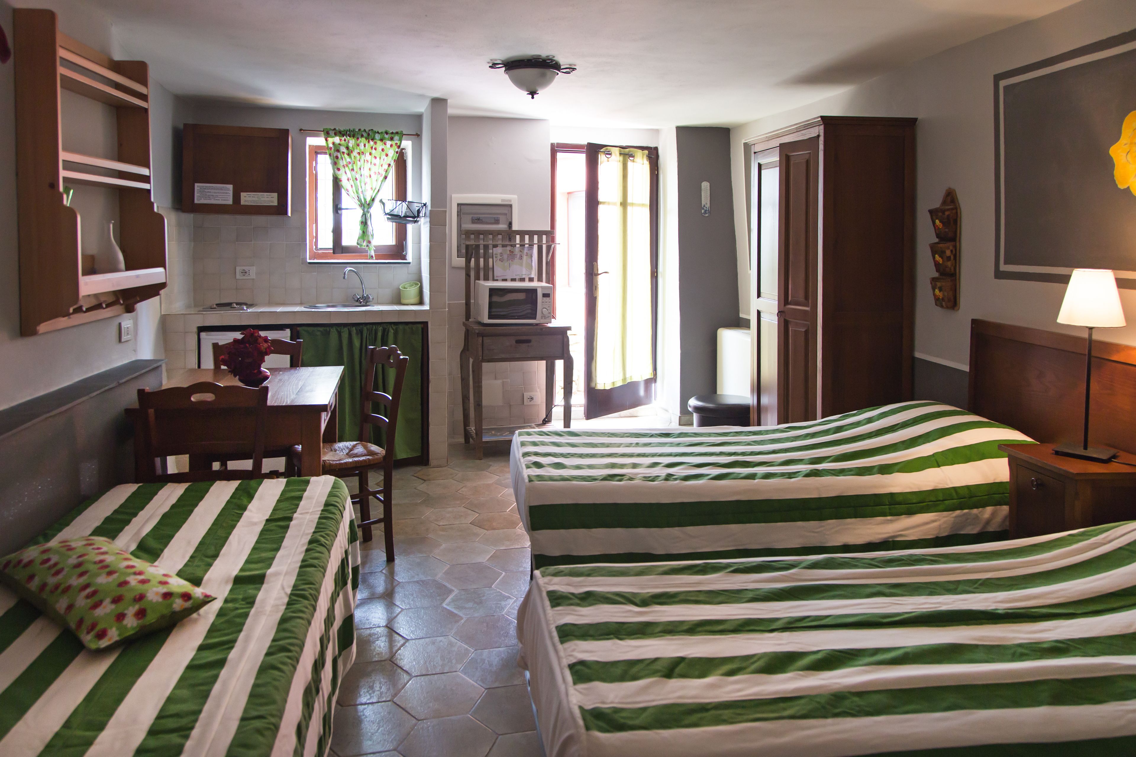 Studio avec 1 lit double et 1 lit simple A3