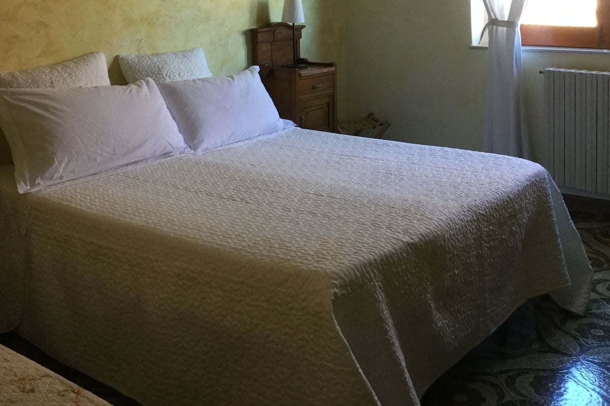 Double Room Antique Private External Bathroom | Frette Italian sheets, premium bedding, down comforters