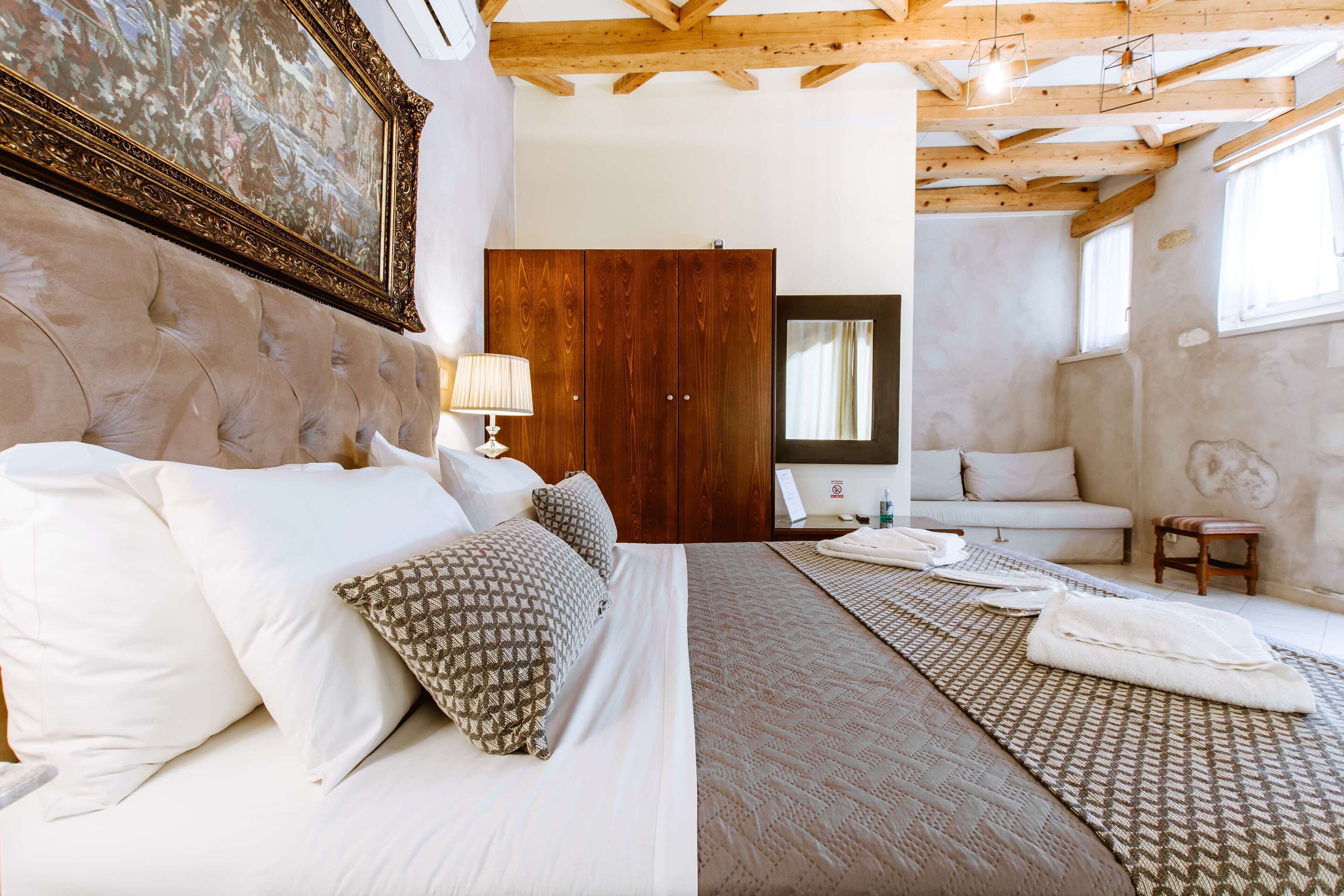 Photo - Bozzali Deluxe Hotel