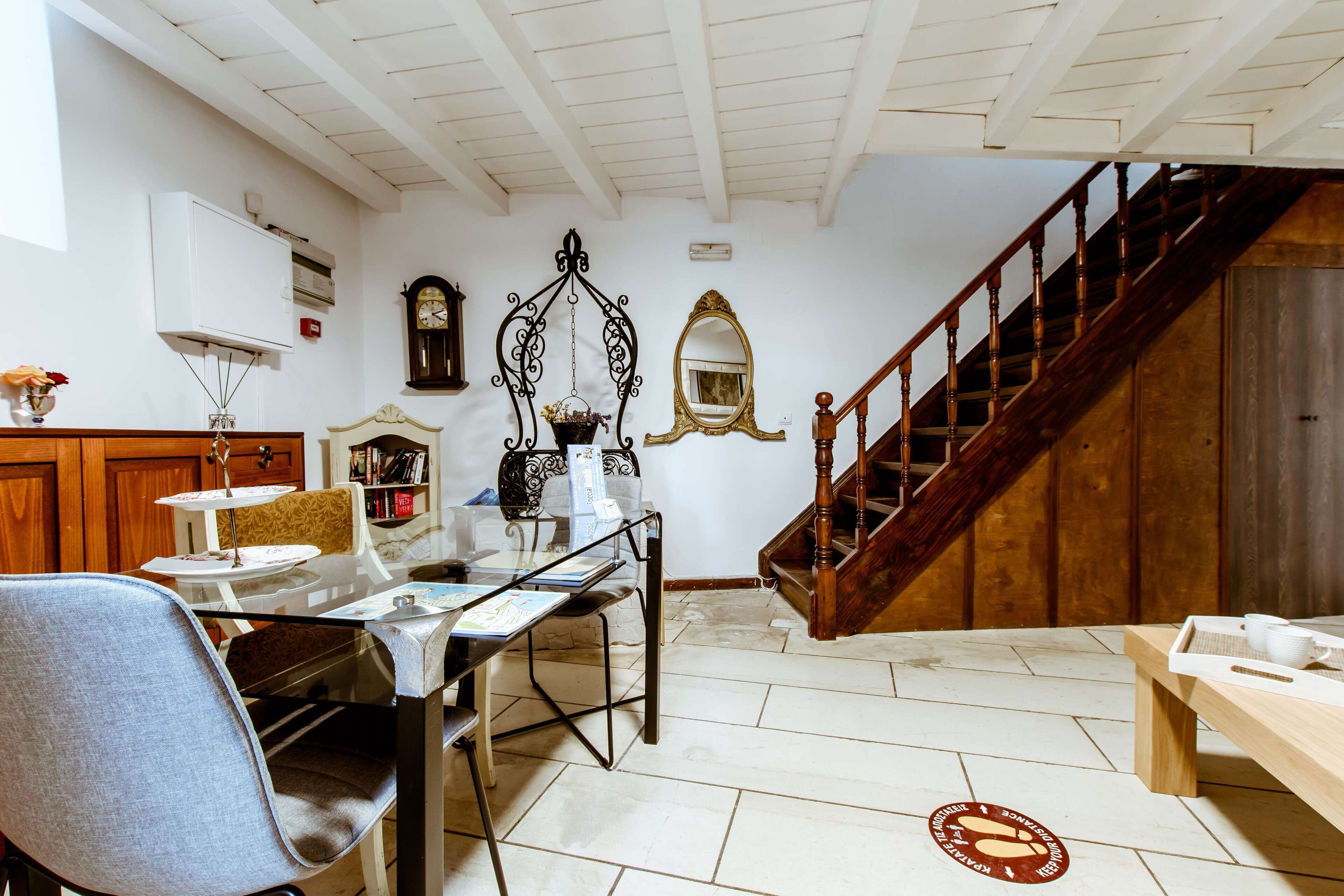 Photo - Bozzali Deluxe Hotel