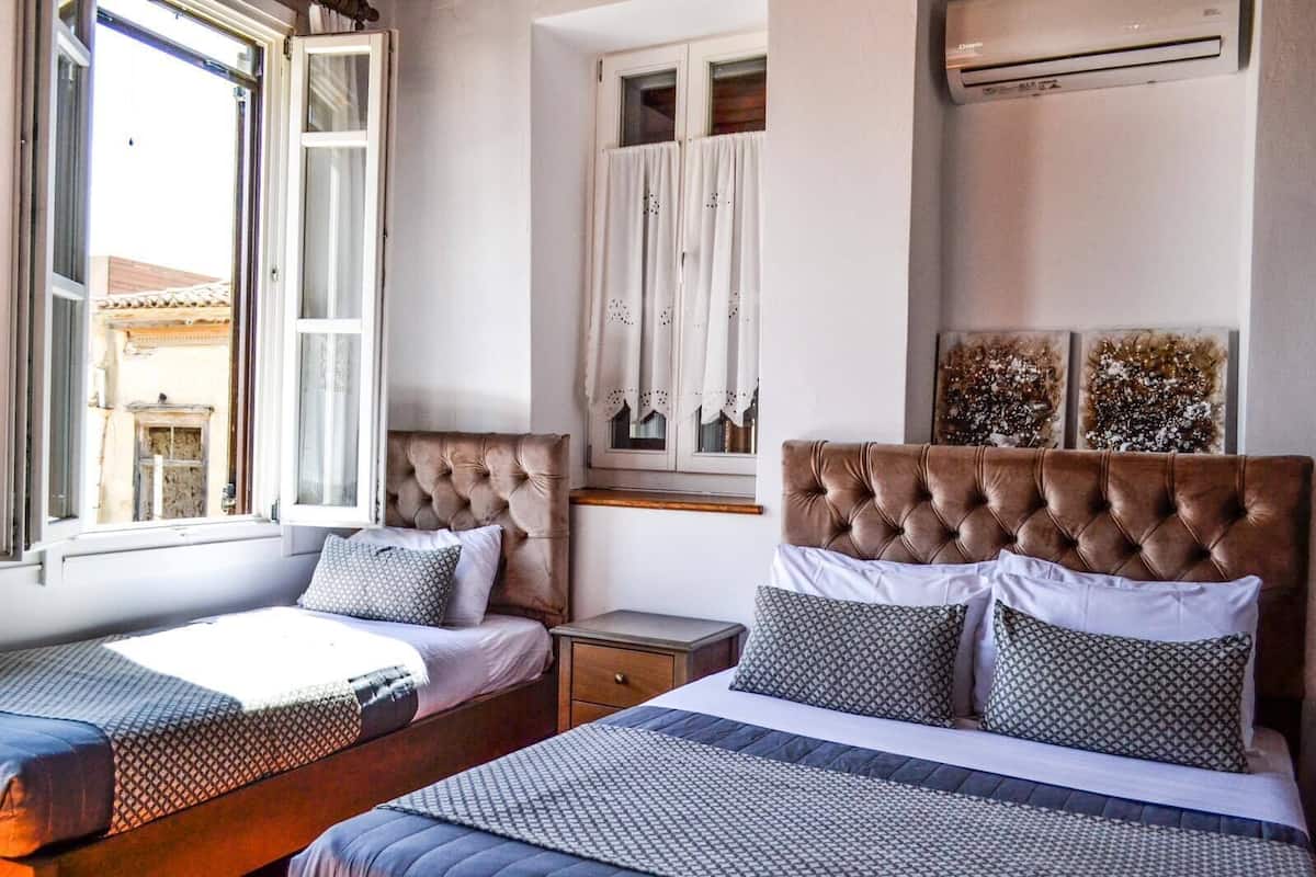 Budget Triple Room - Third floor (access only by stairs) | Een strijkplank/strijkijzer, gratis wifi, beddengoed