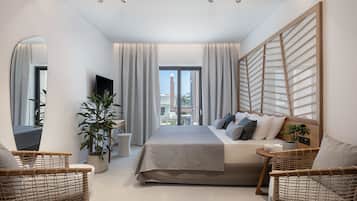 Deluxe Double or Twin Room, 1 Bedroom, Hot Tub, Pool View | 1 bedroom, pillow-top beds, in-room safe, soundproofing