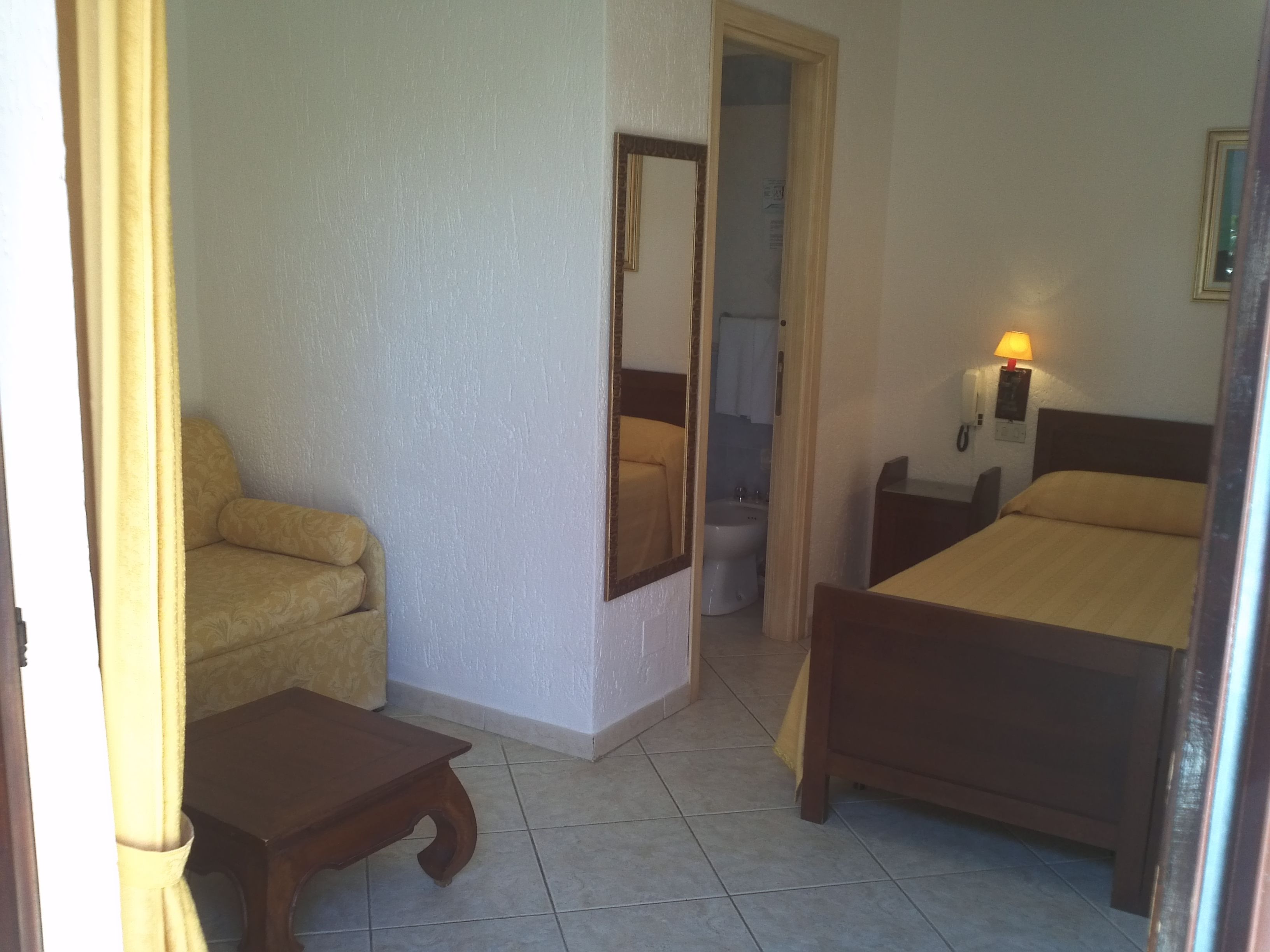 6 bedrooms, frette italian sheets, premium bedding, memory-foam beds