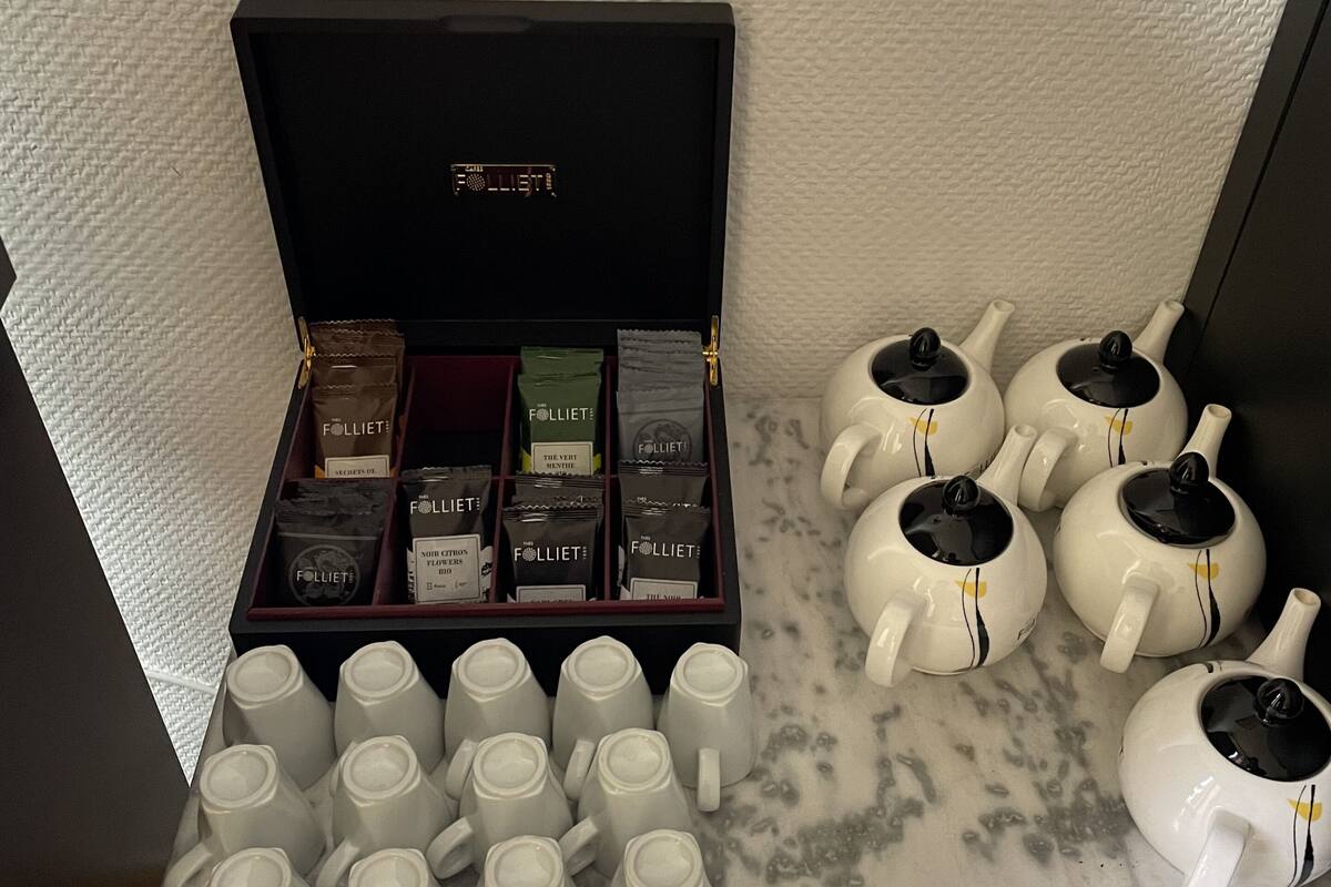 daily buffet breakfast (eur 13 per person)