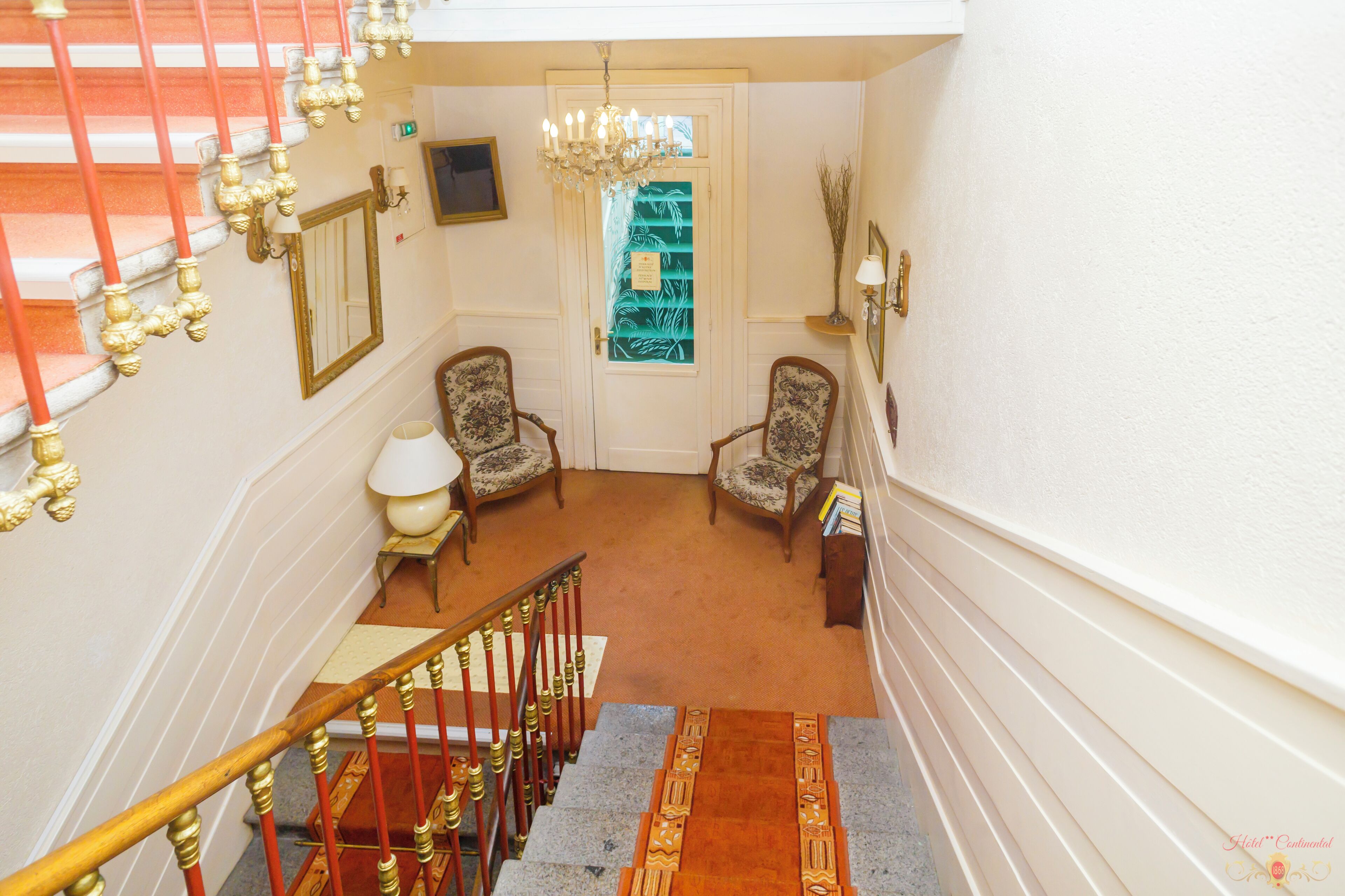 handrails in hallways