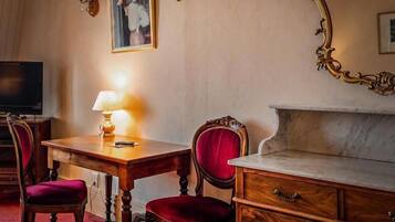 Deluxe-Doppelzimmer | Fernseher