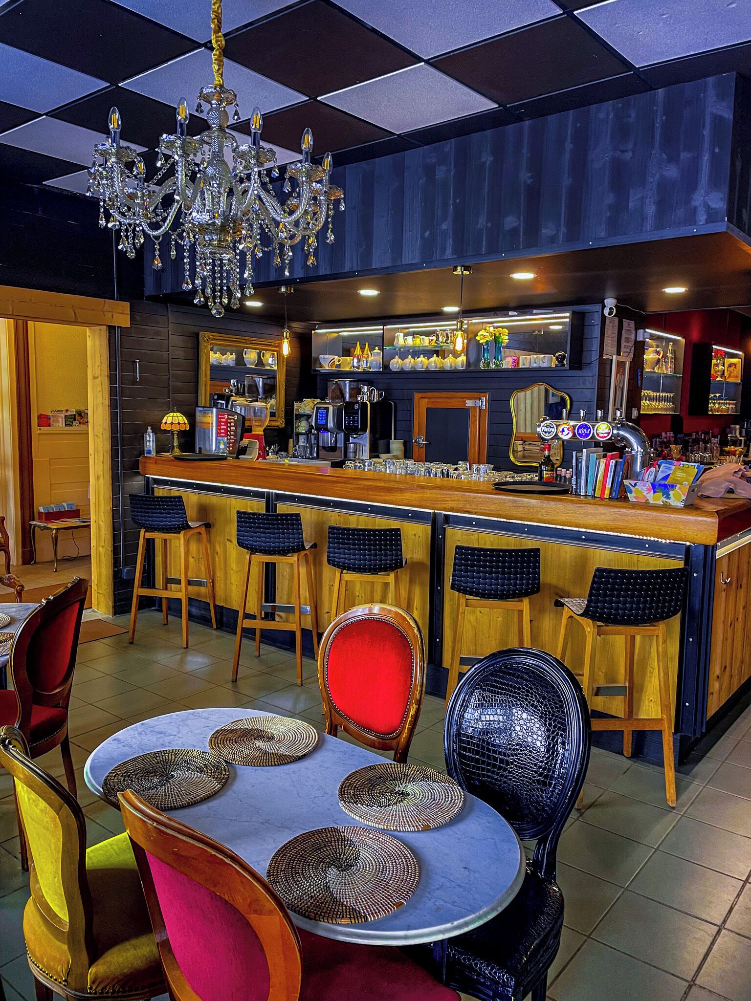 Foto - Hôtel Restaurant Continental