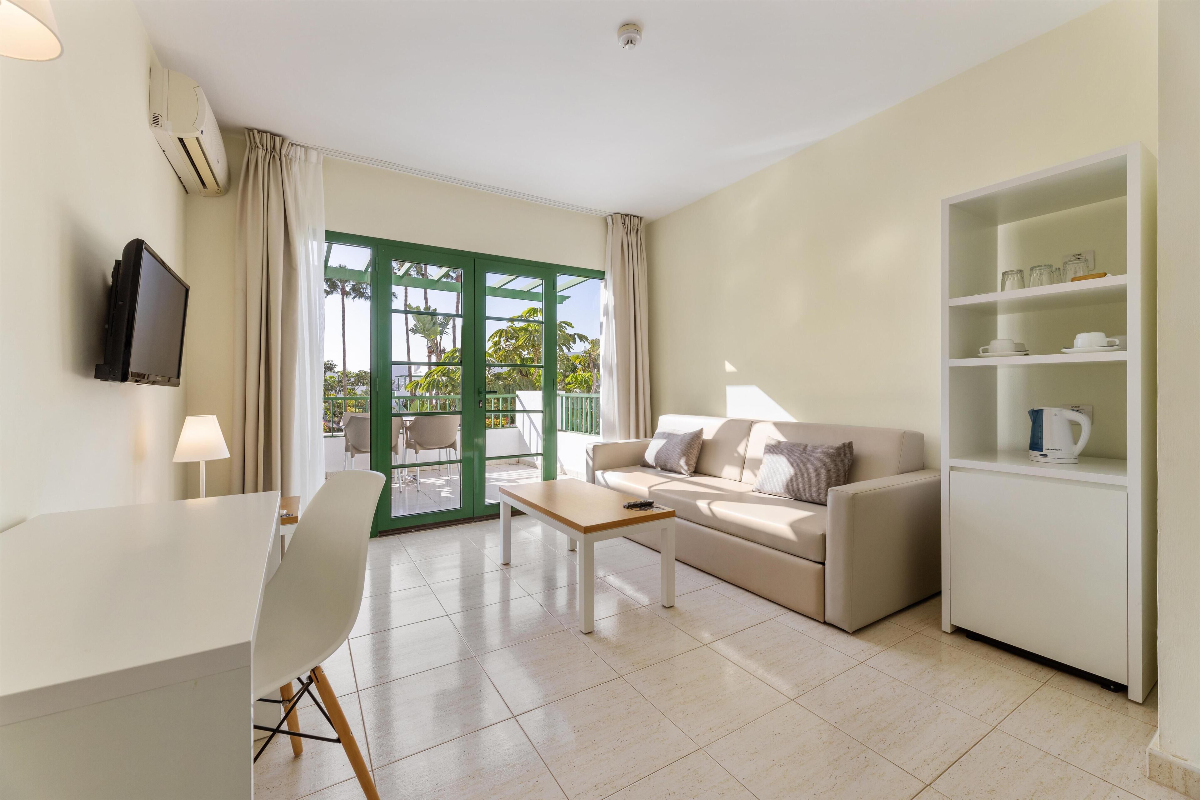 Coffres-forts dans les chambres, rideaux occultants