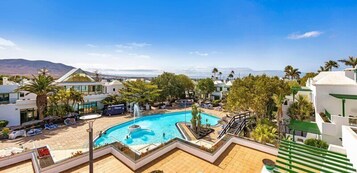 2 piscinas al aire libre