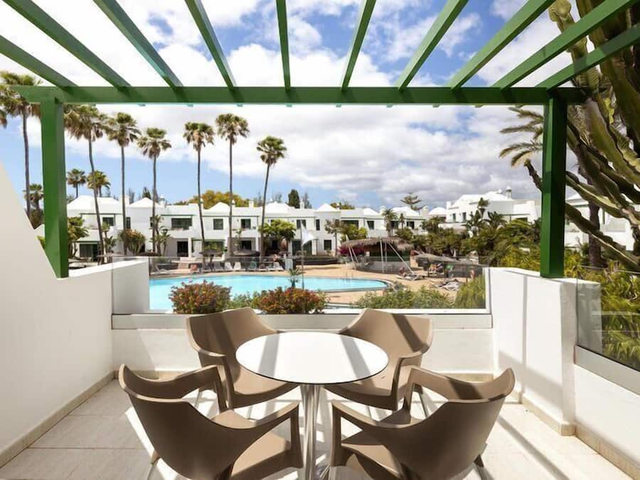 2 piscinas al aire libre