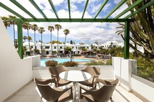 2 piscinas al aire libre