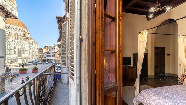Unclassified image, 1 of 40, button - La Residenza del Proconsolo (Florence)
