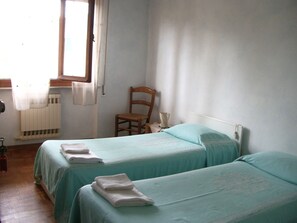 Basic Double Room, Private Bathroom | Individually decorated, iron/ironing board, free WiFi