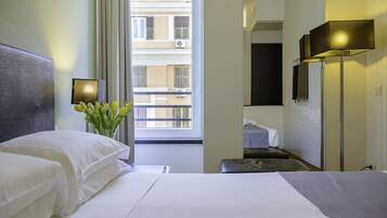 Egyptiska bomullslakan, memory foam-madrasser och minibar